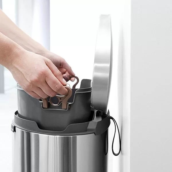 Мусорный бак эргономичный FlatBack+, 40л, матовая сталь, Brabantia, 482021 - изобр. 13