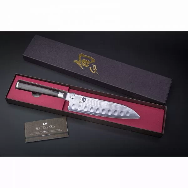 Нож кухонный поварской Hollow-Ground Santoku длина лезвия 19 см, сталь VG-MAX в обкладках из дамаска, Kai, Япония, DM-0718 - изобр. 10