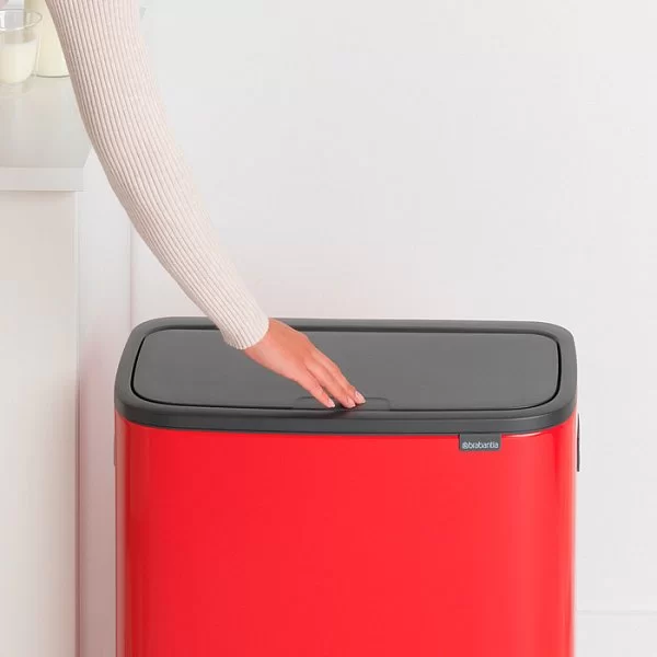 Мусорный бак 2-х секционный Touch Bin Bo объем 30 + 30 л, 54,5x31,2x65,6 см, нержавеющая сталь, цвет пламенно-красный, Brabantia, Бельгия, 221507 - изобр. 11