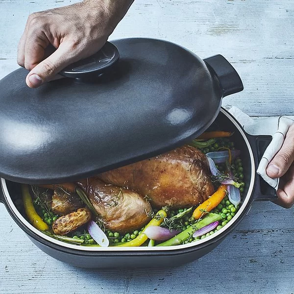 Кастрюля керамическая овальная Delight 4,5 л индукционная длина 36 см, цвет графит, Emile Henry, Франция, 776645 - изобр. 11