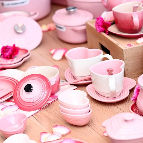 Кастрюля круглая с крышкой 20 см, объем 2,4 л, материал эмалированный чугун, цвет розовый, Le Creuset, Франция, 21177204014430 - изобр. 11