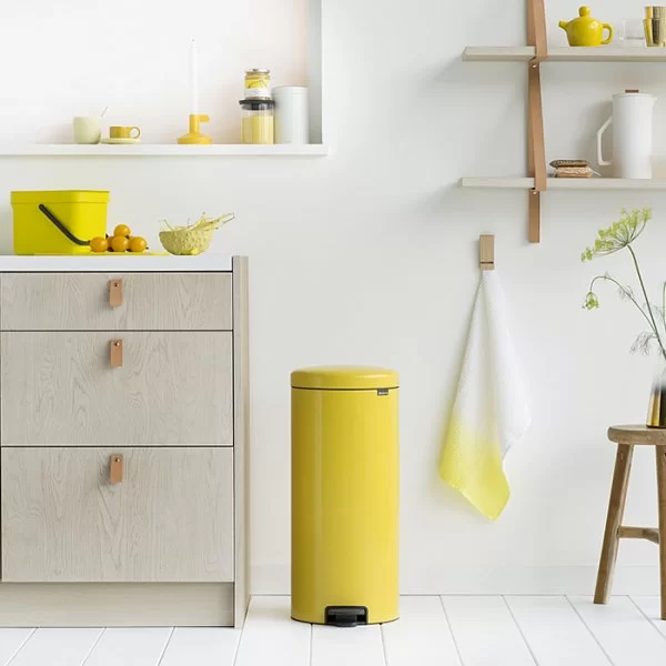 Мусорный бак с педалью NewIcon, 30л, желтая маргаритка, Brabantia, 114342 - изобр. 11