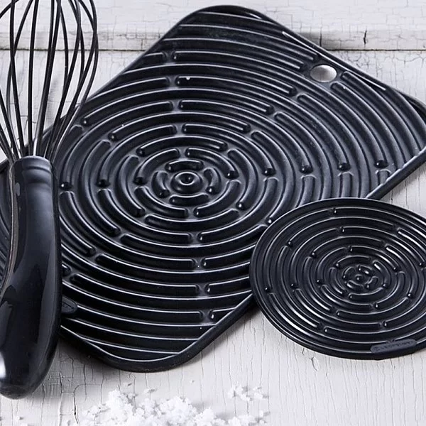 Подставка под горячее круглая 20 см, материал силикон, цвет черный, Le Creuset, Франция, 93000230310200 - изобр. 8