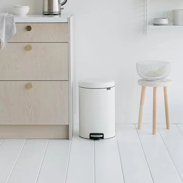 Мусорный бак с педалью NewIcon, 20л, минерально-белый, Brabantia, 114168 - изобр. 13