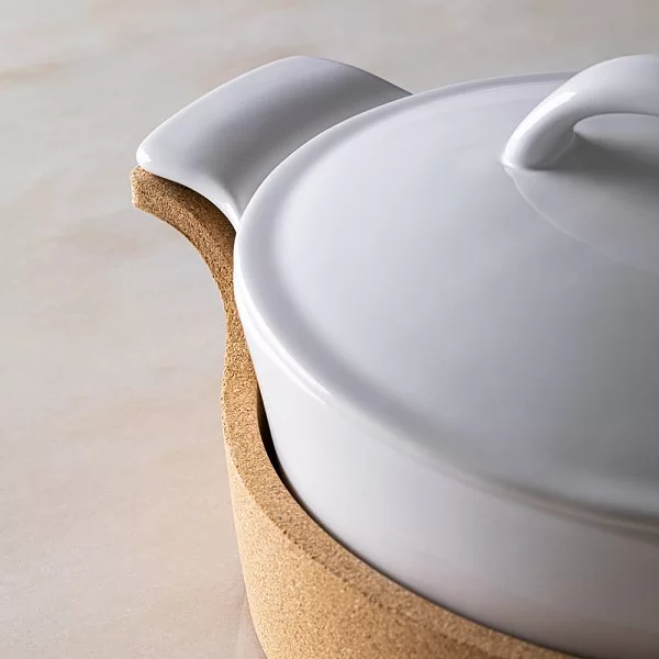 Блюдо на подставке Ensemble 1,9 л, материал керамика + пробка, цвет белый, Costa Nova, Португалия, DH301043 - изобр. 9