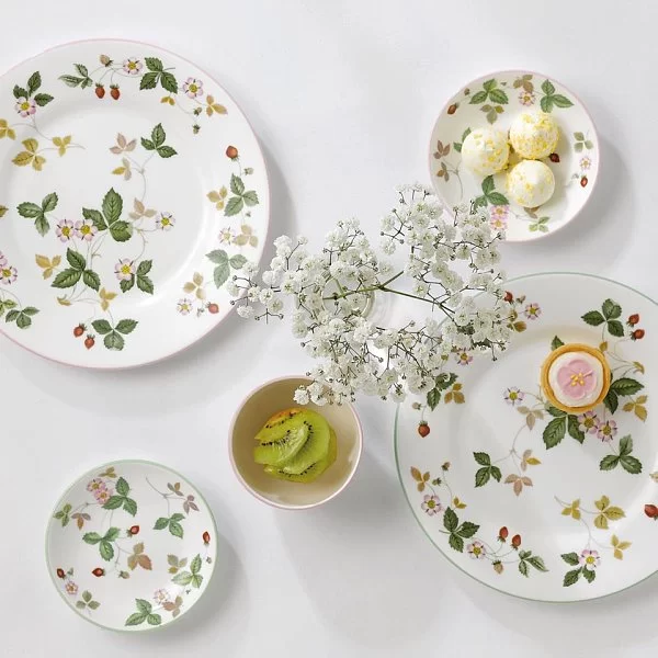 Тарелка закусочная Wild Strawberry 23 см материал фарфор, Wedgwood, Великобритания, 50105501005 - изобр. 11