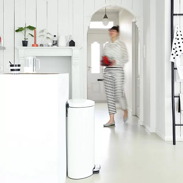 Мусорный бак эргономичный FlatBack+, 40л, белый, Brabantia, 485244 - изобр. 10