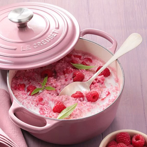 Кастрюля круглая с крышкой 24 см, объем 4,2 л, материал эмалированный чугун, цвет розовый, Le Creuset, Франция, 21177244014430 - изобр. 11
