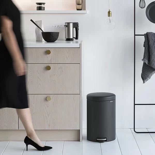 Мусорный бак с педалью NewIcon, 20л, минерально-графитовый, Brabantia, 114182 - изобр. 11