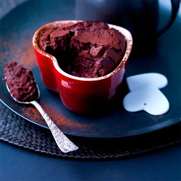 Рамекин "Сердце" 10х11 см, объем 280 мл, материал каменная керамика, цвет вишневый, Le Creuset, Франция, 91002926060000 - изобр. 10