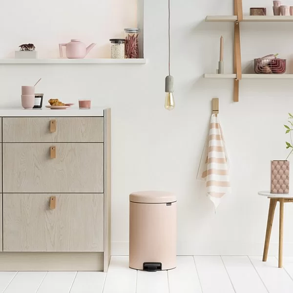 Мусорный бак с педалью NewIcon, 20л, чайная роза, Brabantia, 113949 - изобр. 12