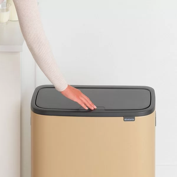 Мусорный бак 2-х секционный Touch Bin Bo объем 30 + 30 л, 54,5x31,2x65,6 см, нержавеющая сталь, цвет минерально-золотой, Brabantia, Бельгия, 221545 - изобр. 12