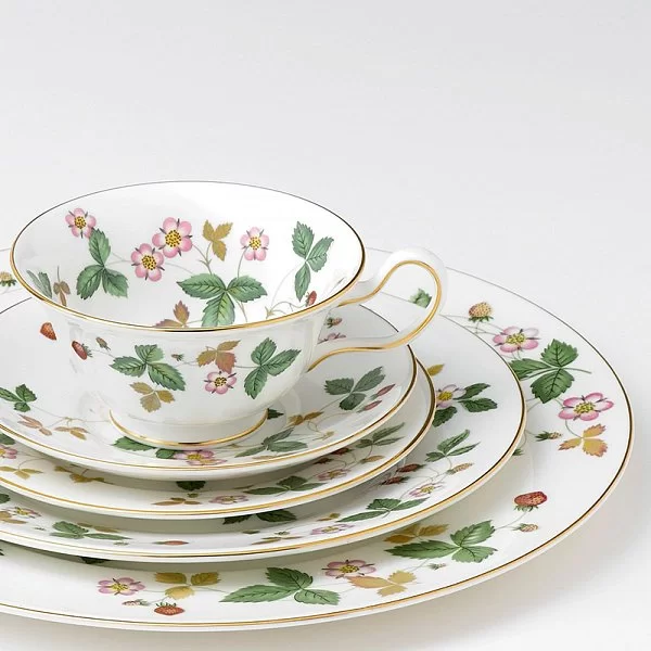 Тарелка обеденная Wild Strawberry 27 см материал фарфор, Wedgwood, Великобритания, 50105501004 - изобр. 9