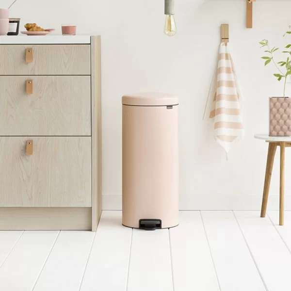 Мусорный бак с педалью NewIcon, 30л, чайная роза, Brabantia, 114328 - изобр. 11