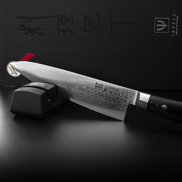 Набор из поварского шеф-ножа с точилкой, длина лезвия 20 см, дамасская сталь, Yaxell, Япония, YA36000-002 - изобр. 11