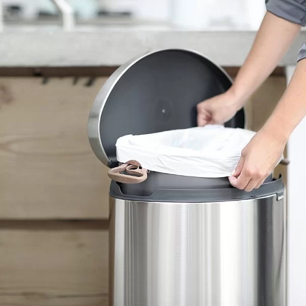 Мусорный бак эргономичный FlatBack+, 40л, матовая сталь, Brabantia, 482021 - изобр. 16