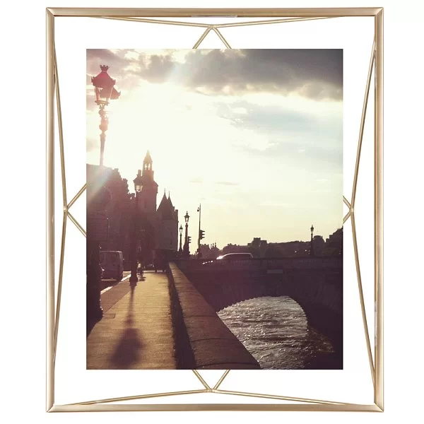 Фоторамка Prisma 20х25 см, цвет золотой, материал стекло + сталь, Umbra, Канада, 313018-221 - изобр. 8