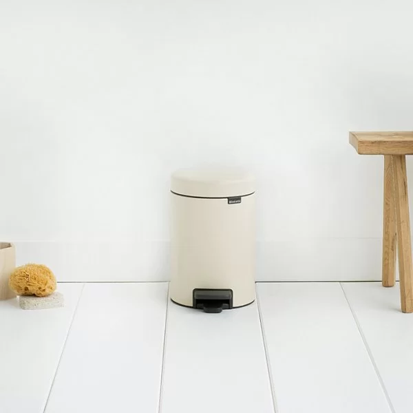 Мусорный бак с педалью NewIcon, 3л, миндальный, Brabantia, 113000 - изобр. 11