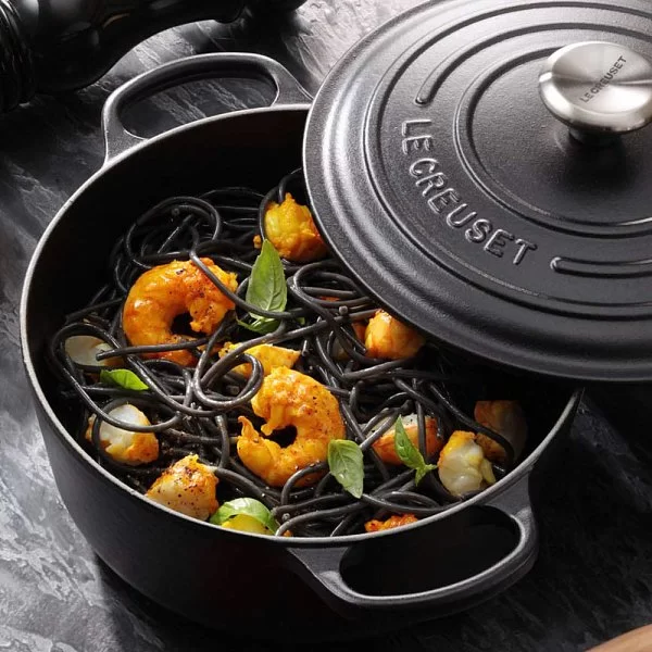 Кастрюля с крышкой 26 см, материал чугун, цвет черный матовый, Le Creuset, Франция, 21177260000430 - изобр. 11