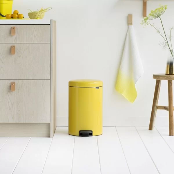 Мусорный бак с педалью NewIcon, 20л, желтая маргаритка, Brabantia, 113963 - изобр. 11
