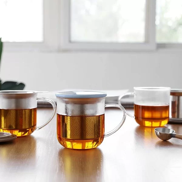 Чайная кружка с ситечком и фарфоровой крышкой Minima Eva, объем 400 мл, цвет серый, стекло, Viva Scandinavia, Дания, V82748 - изобр. 9