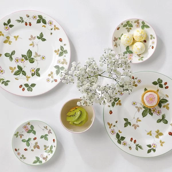 Тарелка обеденная Wild Strawberry 27 см материал фарфор, Wedgwood, Великобритания, 50105501004 - изобр. 11