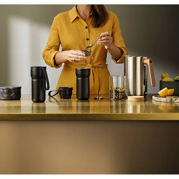 Термокружка Nordic Kitchen 350 мл, 10,5x8,2x18,1 см, материал нержавеющая сталь, цвет черный, Eva Solo, Дания, 502759 - изобр. 10