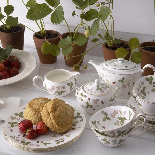 Тарелка закусочная Wild Strawberry 20 см материал фарфор, Wedgwood, Великобритания, 50105501006 - изобр. 11